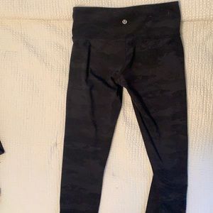 Lululemon black cami cropped leggings size 6